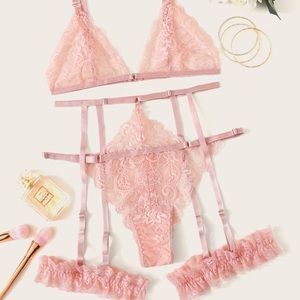 Lace garter lingerie set